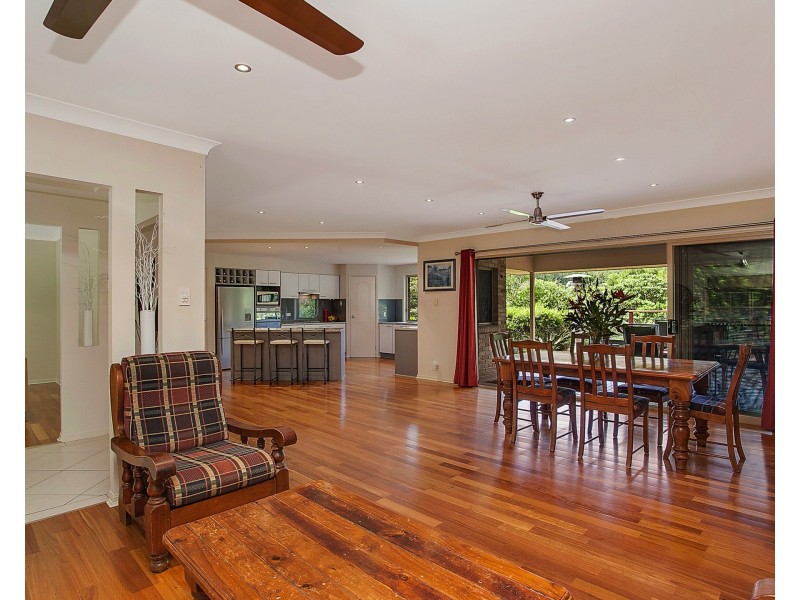 10 Fairy Wren Ct, Bonogin QLD 4213