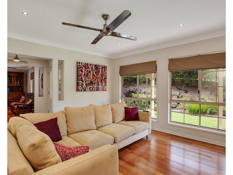 10 Fairy Wren Ct, Bonogin QLD 4213