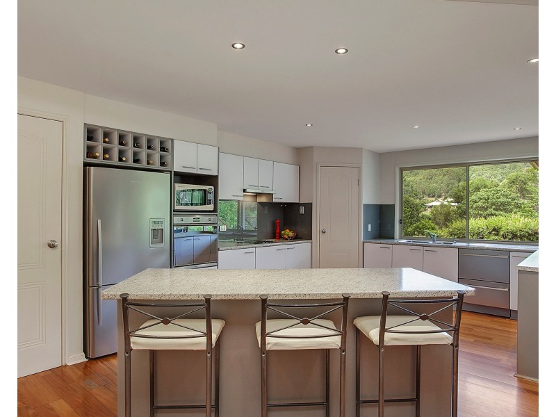 10 Fairy Wren Ct, Bonogin QLD 4213
