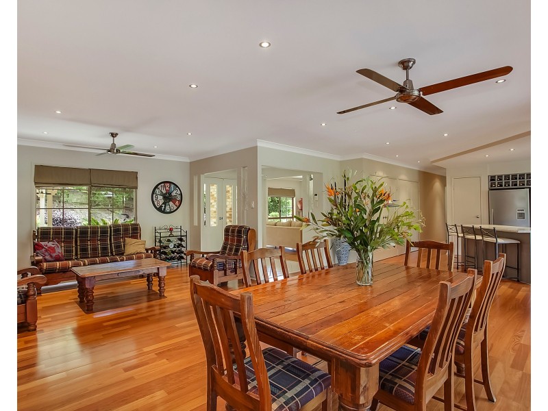 10 Fairy Wren Ct, Bonogin QLD 4213