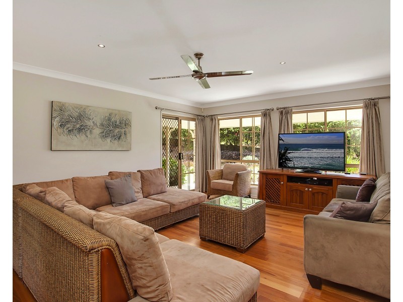 10 Fairy Wren Ct, Bonogin QLD 4213