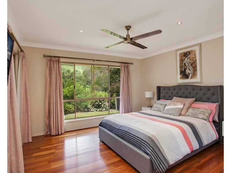 10 Fairy Wren Ct, Bonogin QLD 4213
