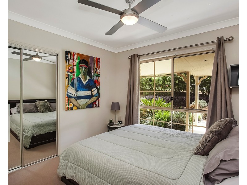 10 Fairy Wren Ct, Bonogin QLD 4213