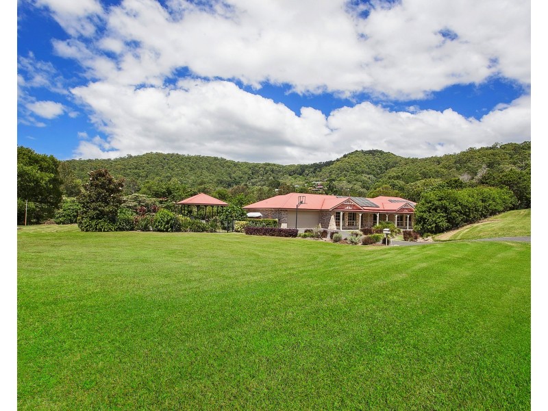 10 Fairy Wren Ct, Bonogin QLD 4213