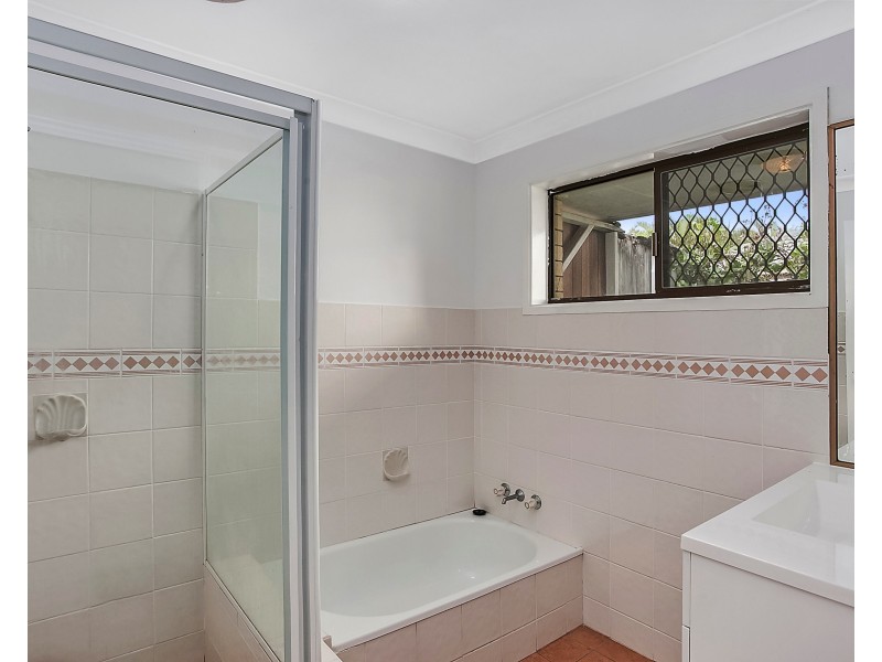 152 Burleigh St, Burleigh Waters QLD 4220