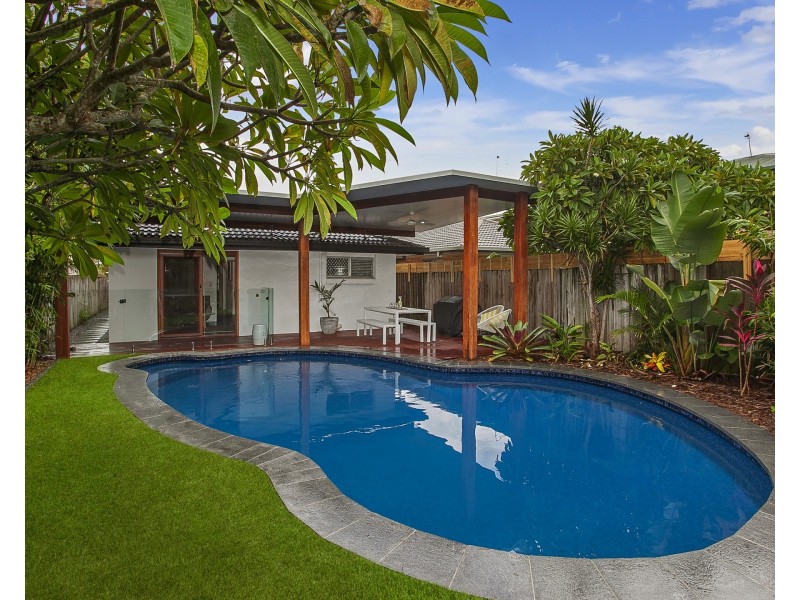 3 Chainey Ave, Miami QLD 4220