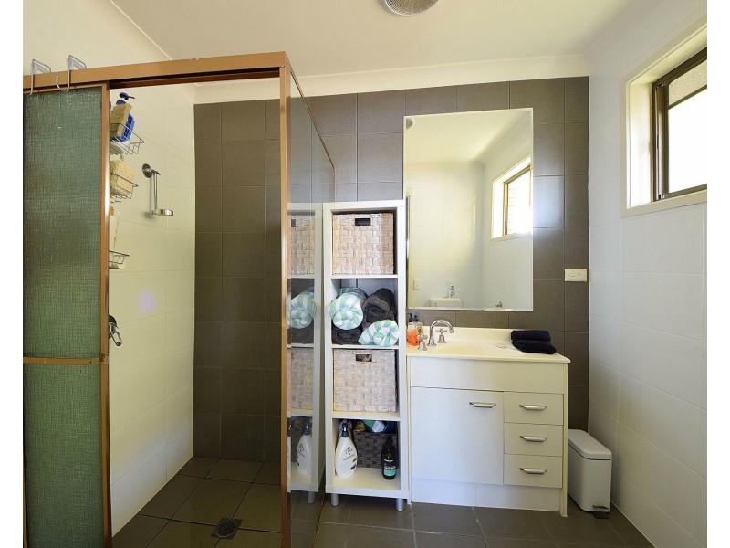 86 Honeyeater Drive, Burleigh Waters QLD 4220