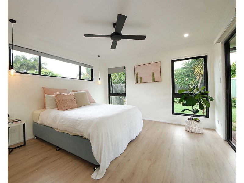 160 Nobby Pde, Miami QLD 4220