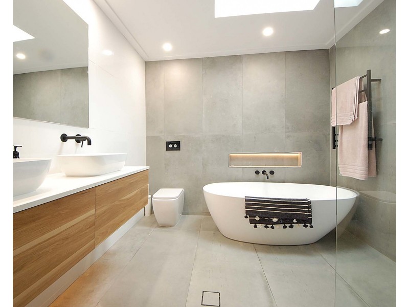 160 Nobby Pde, Miami QLD 4220