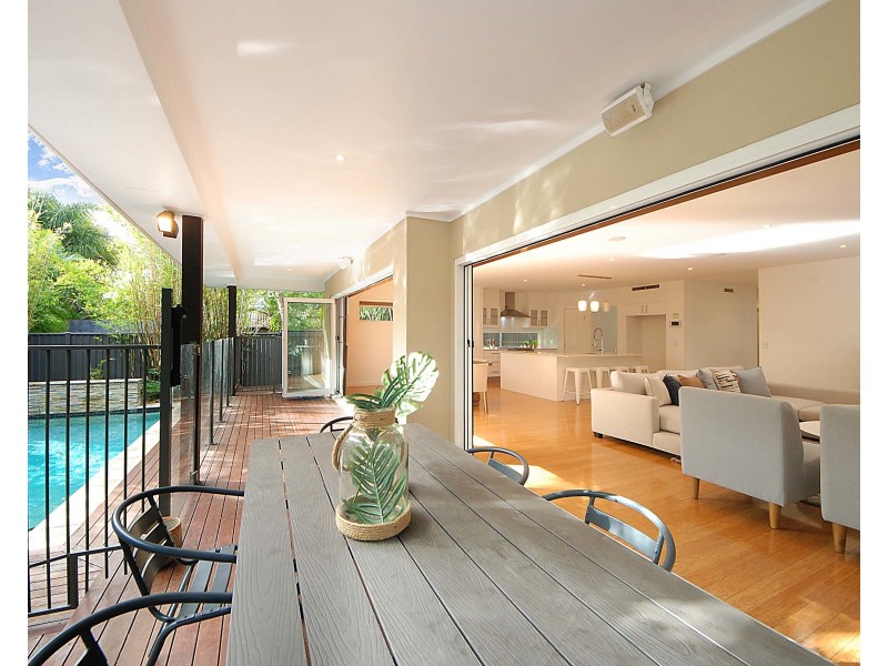 8 Lemana Lane, Burleigh Heads QLD 4220
