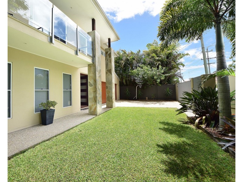 8 Lemana Lane, Burleigh Heads QLD 4220