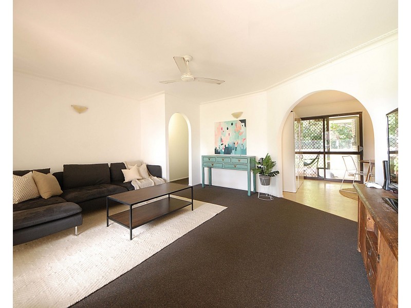 148 Acanthus Avenue, Burleigh Waters QLD 4220