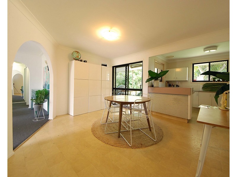 148 Acanthus Avenue, Burleigh Waters QLD 4220