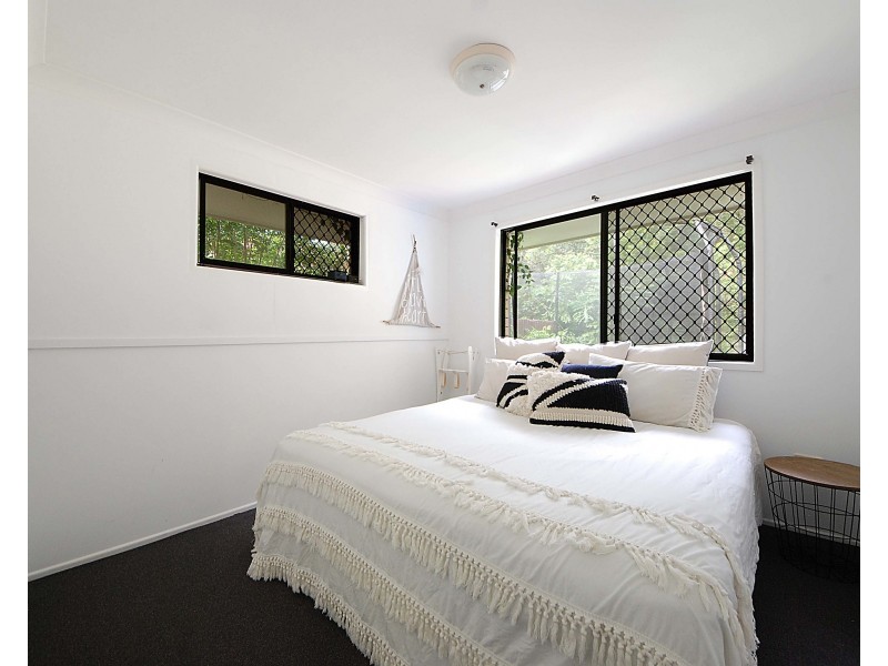 148 Acanthus Avenue, Burleigh Waters QLD 4220