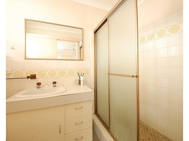 148 Acanthus Avenue, Burleigh Waters QLD 4220