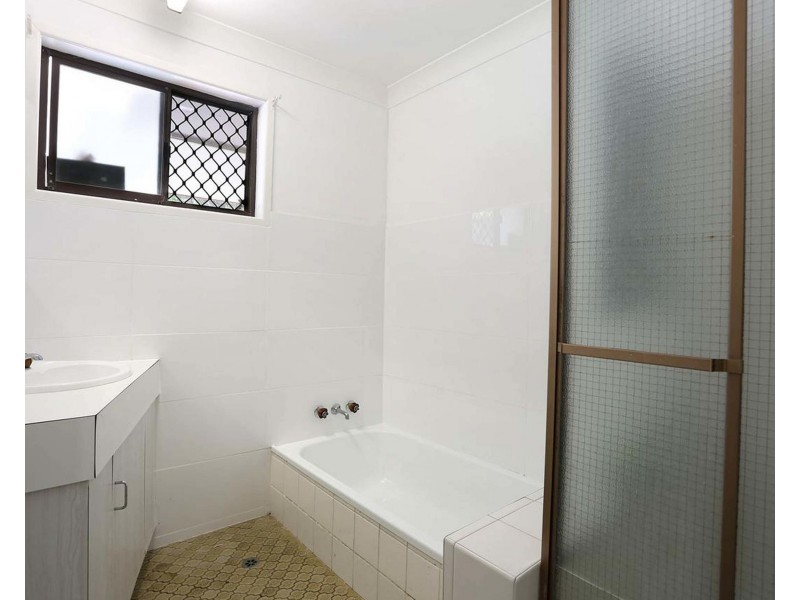 148 Acanthus Avenue, Burleigh Waters QLD 4220