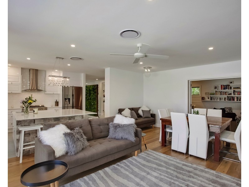 81 Burleigh St, Burleigh Waters QLD 4220