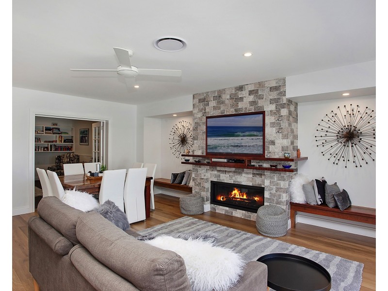 81 Burleigh St, Burleigh Waters QLD 4220