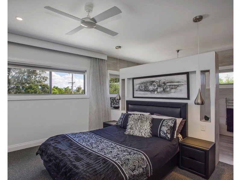 81 Burleigh St, Burleigh Waters QLD 4220