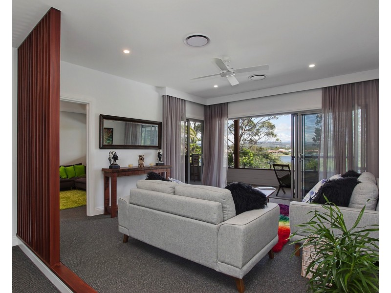 81 Burleigh St, Burleigh Waters QLD 4220