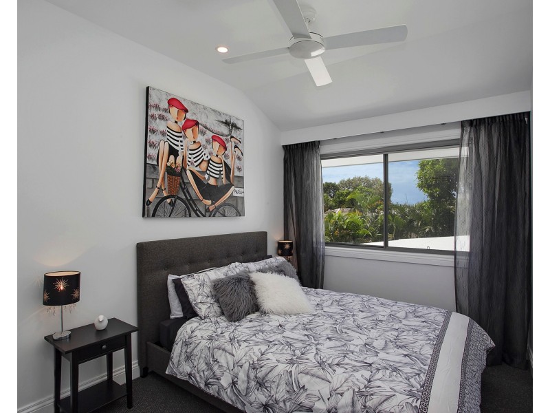 81 Burleigh St, Burleigh Waters QLD 4220