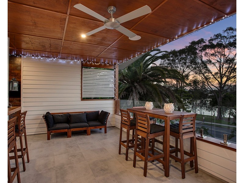 81 Burleigh St, Burleigh Waters QLD 4220