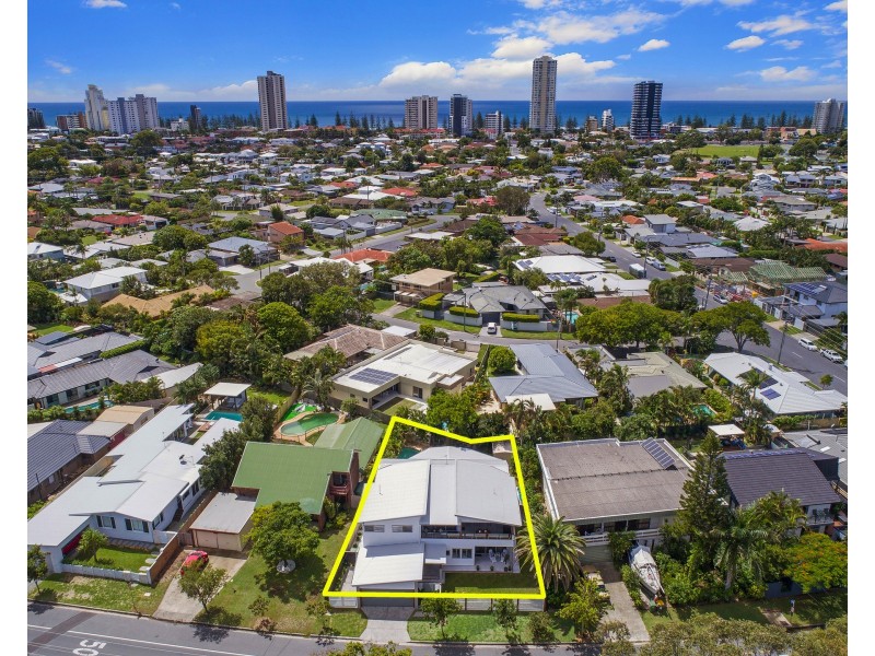 81 Burleigh St, Burleigh Waters QLD 4220