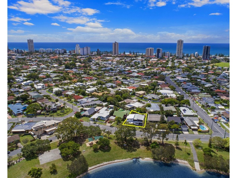 81 Burleigh St, Burleigh Waters QLD 4220