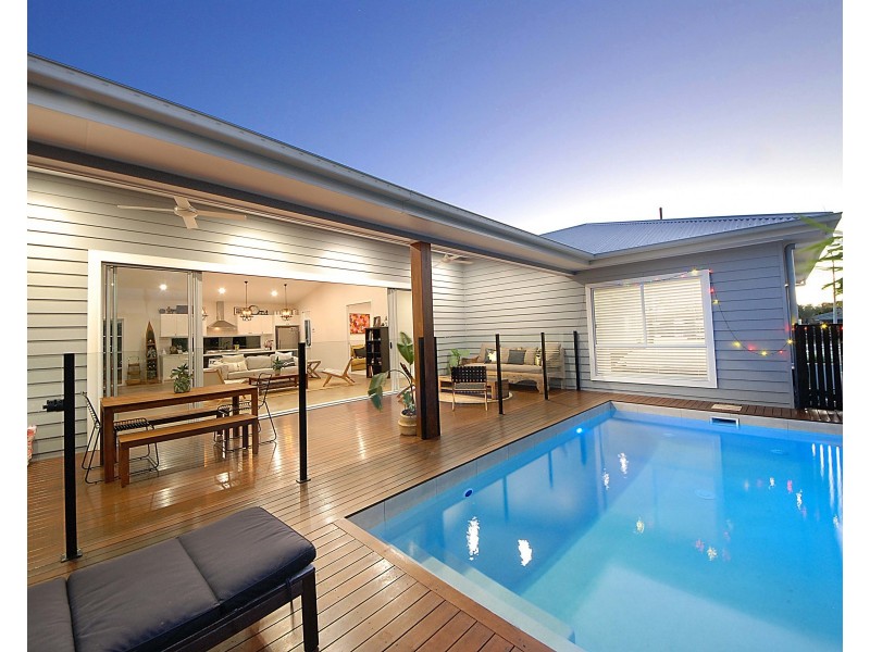 6 Babbler Ct, Burleigh Waters QLD 4220