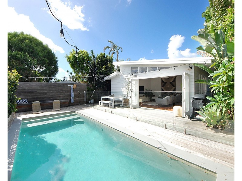 78 Albion Ave, Miami QLD 4220