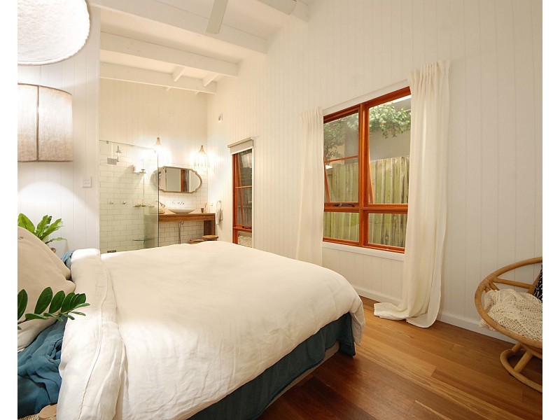 78 Albion Ave, Miami QLD 4220