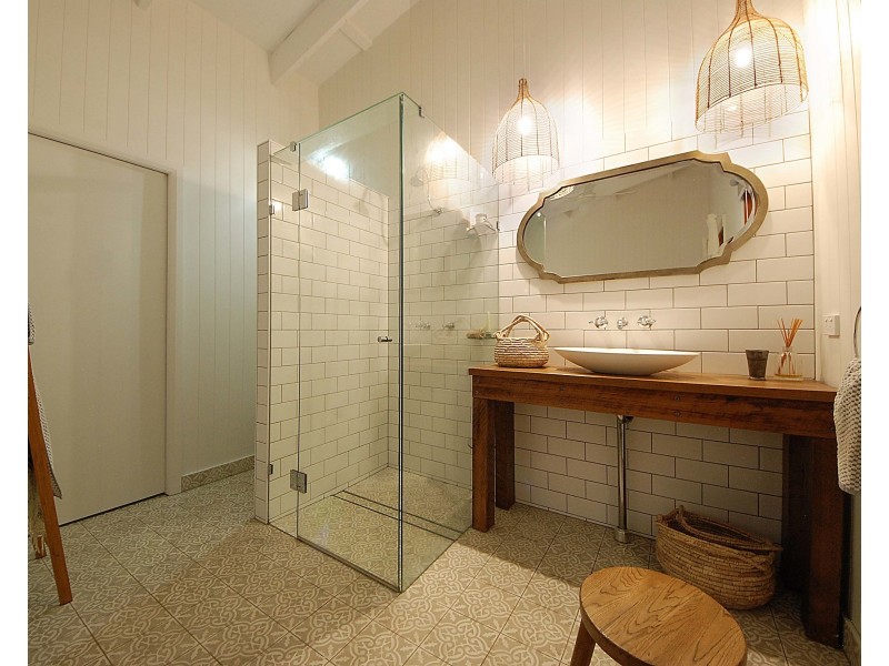 78 Albion Ave, Miami QLD 4220