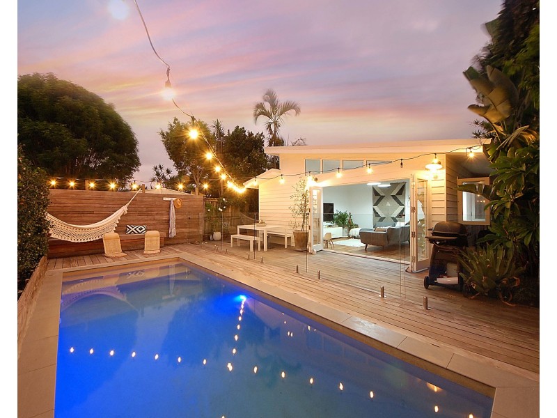 78 Albion Ave, Miami QLD 4220