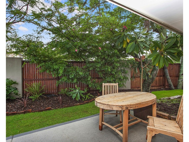176 Nobby Parade, Miami QLD 4220