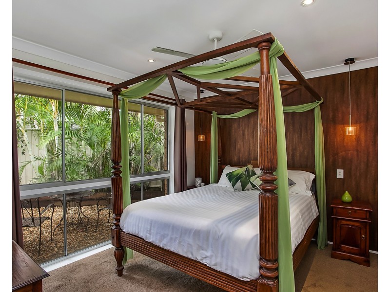 176 Nobby Parade, Miami QLD 4220