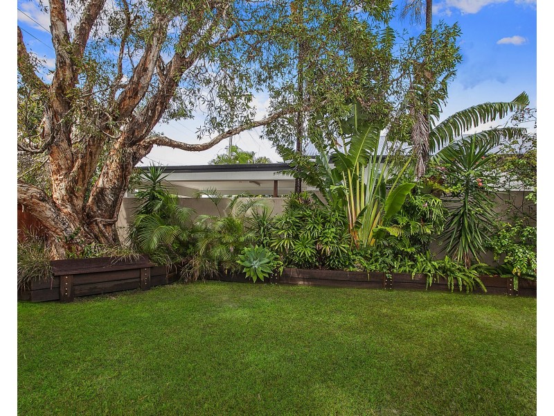 176 Nobby Parade, Miami QLD 4220