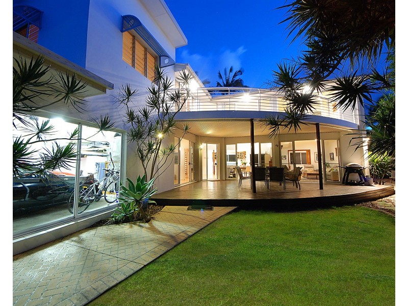 12 Messines Crescent, Miami QLD 4220