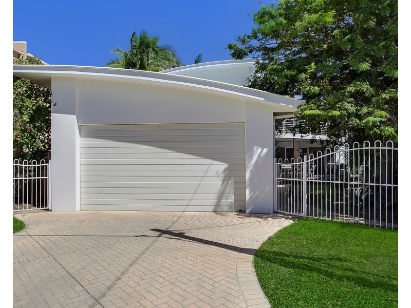 12 Messines Crescent, Miami QLD 4220