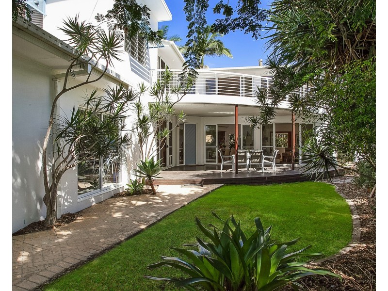 12 Messines Crescent, Miami QLD 4220