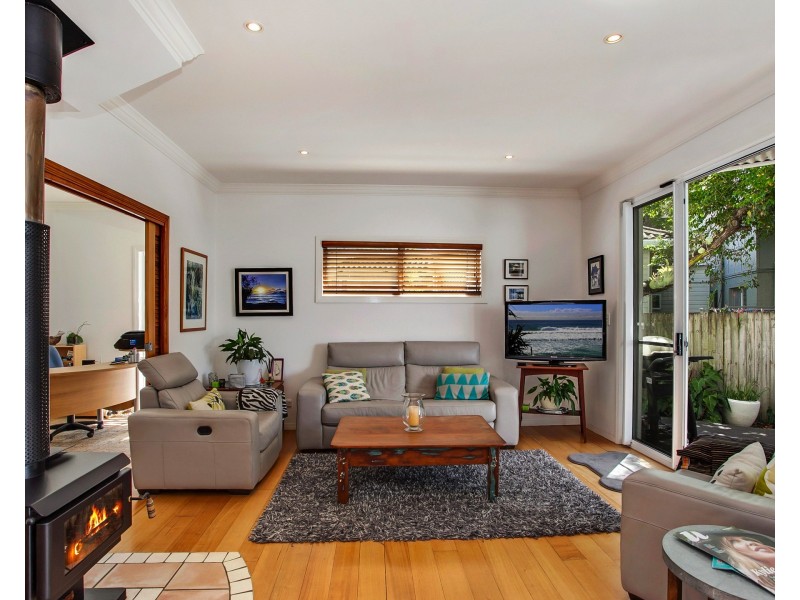 12 Messines Crescent, Miami QLD 4220