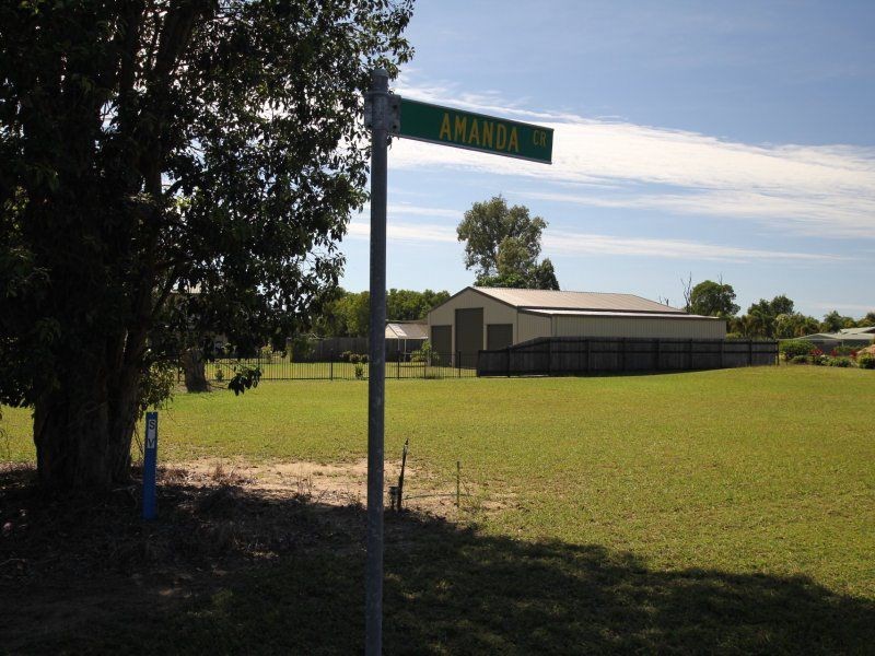 17 Vipiana Drive, Tully Heads QLD 4854