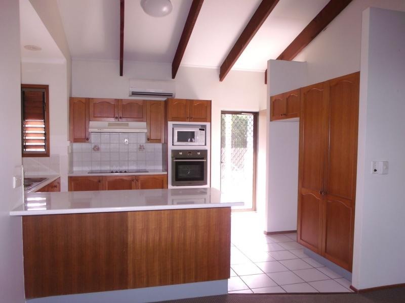 25 Seafarer Street, South Mission Beach QLD 4852