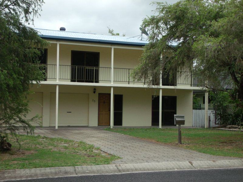 25 Seafarer Street, South Mission Beach QLD 4852
