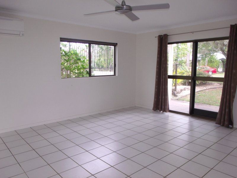 25 Seafarer Street, South Mission Beach QLD 4852
