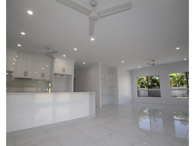 2 Spinnaker Street, South Mission Beach QLD 4852