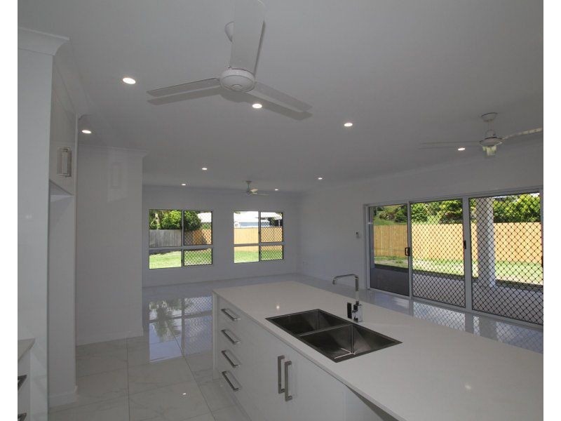 2 Spinnaker Street, South Mission Beach QLD 4852