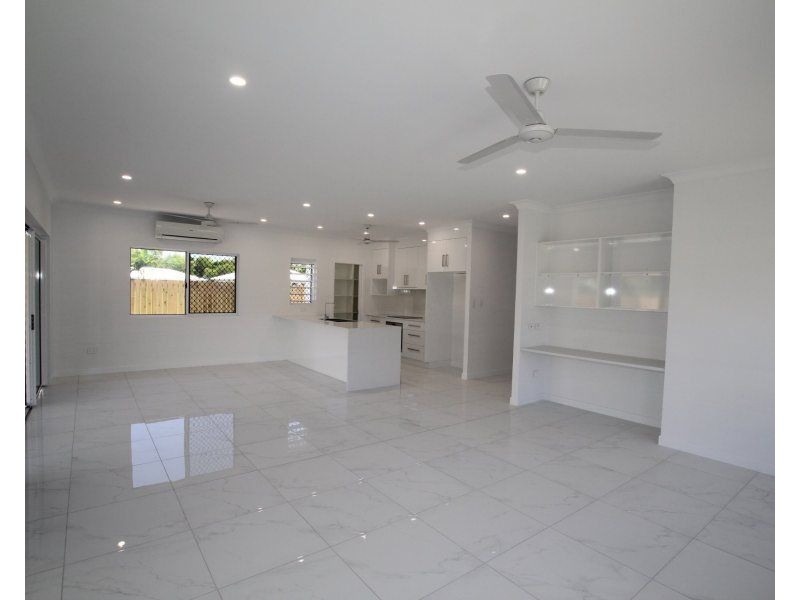 2 Spinnaker Street, South Mission Beach QLD 4852