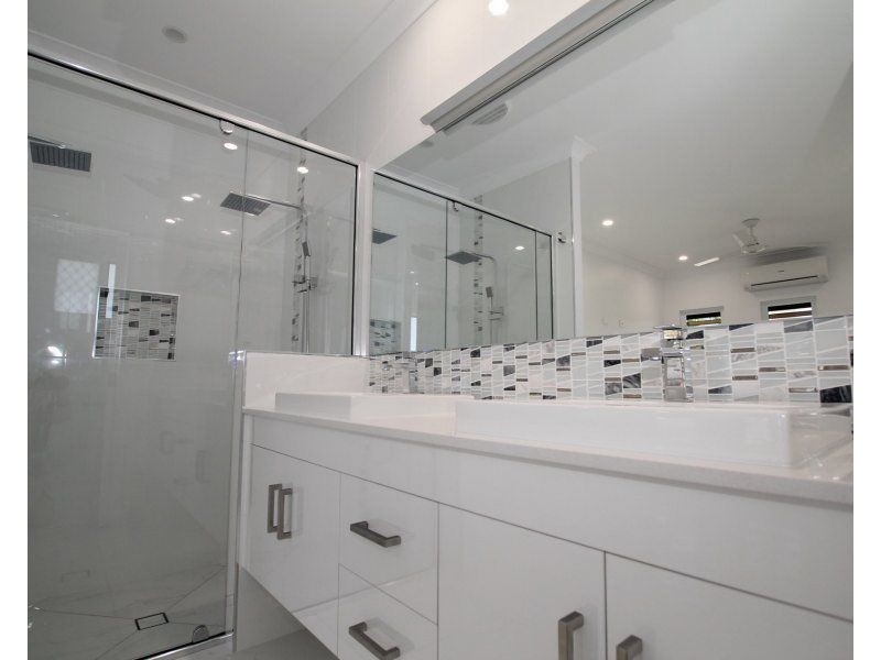 2 Spinnaker Street, South Mission Beach QLD 4852