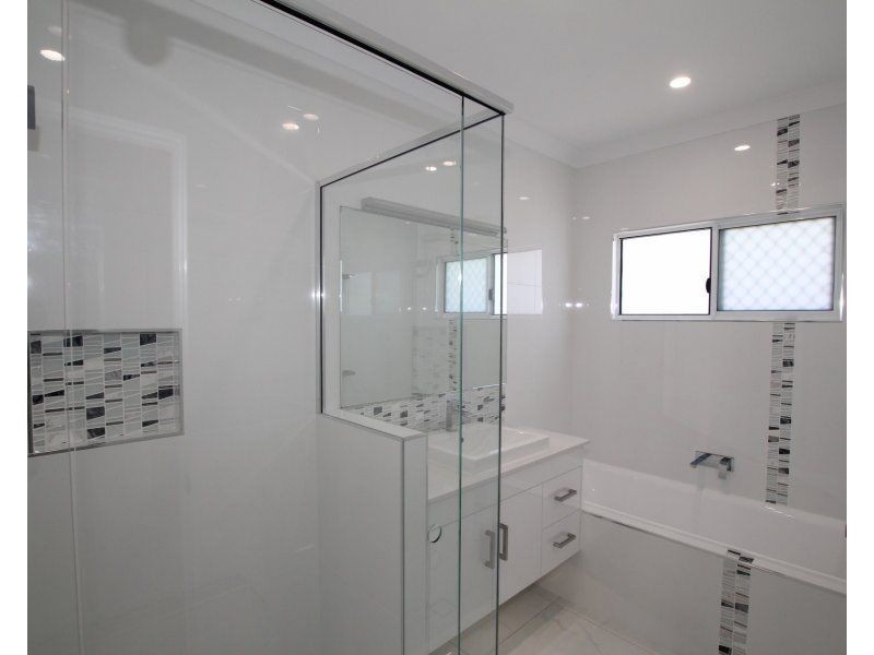2 Spinnaker Street, South Mission Beach QLD 4852
