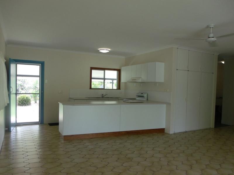 13 Pacific Parade, Mission Beach QLD 4852